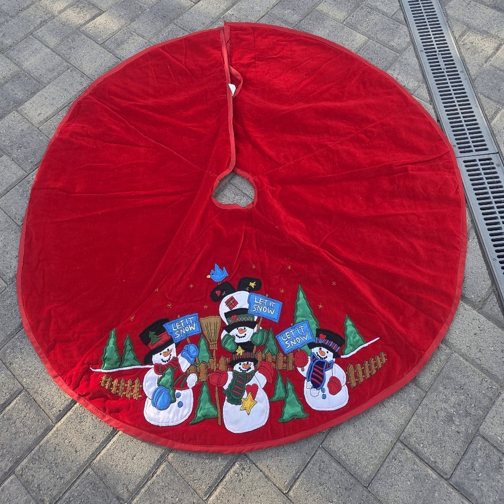 NWT Hobby Lobby Red Snowman Christmas Tree Skirt